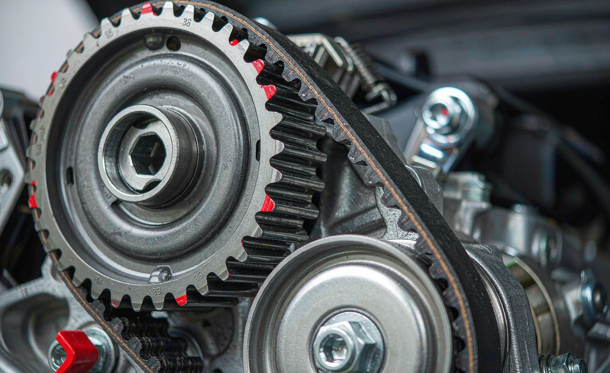 Automotive_engine_timing_belt